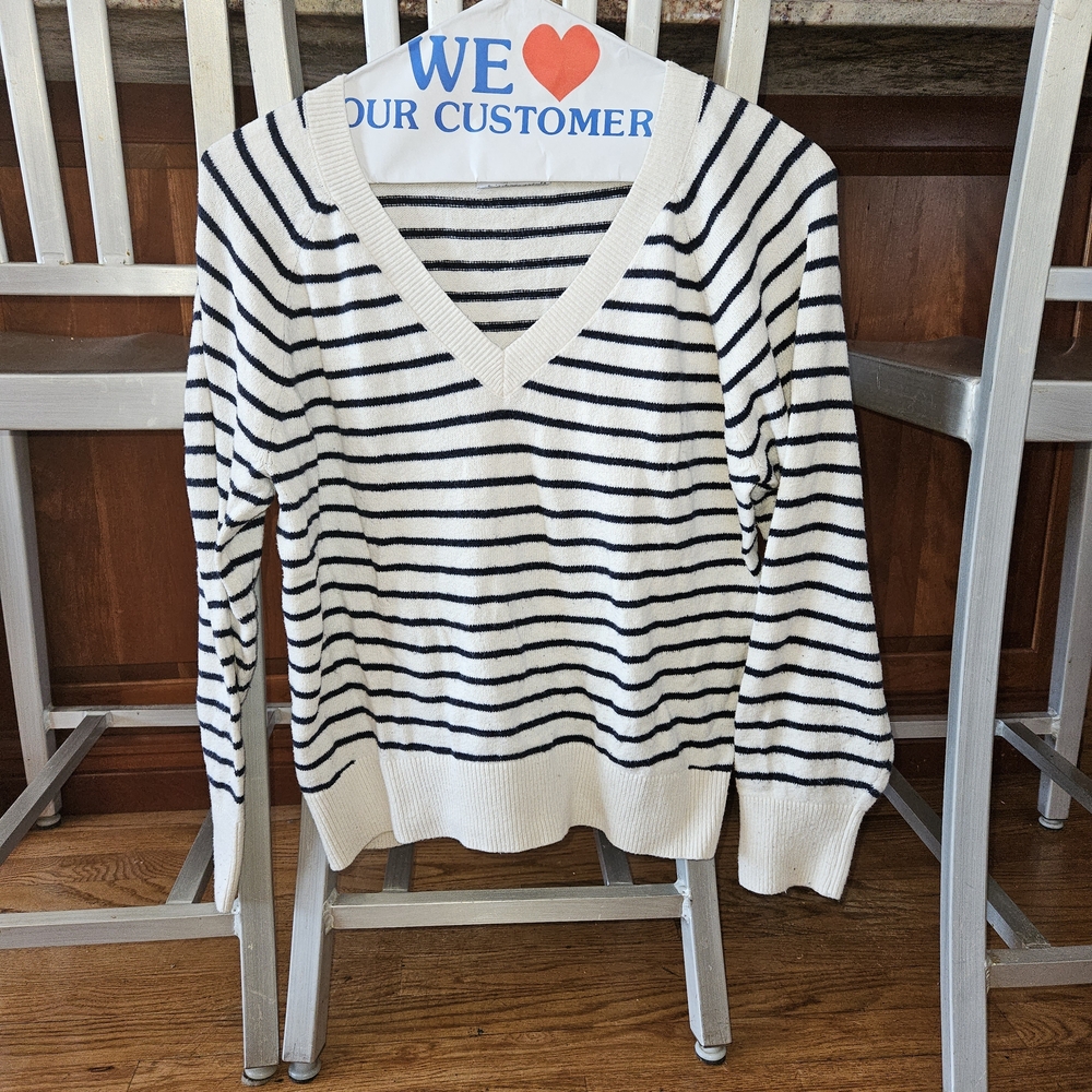 Old Navy Black and White Striped V-Neck Sweater